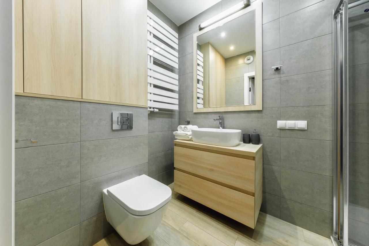 Apartament Jana Kazimierza 47 - 2 Sypialnie, 70M2, Balkon, Parking, Wi-Fi Warschau Buitenkant foto